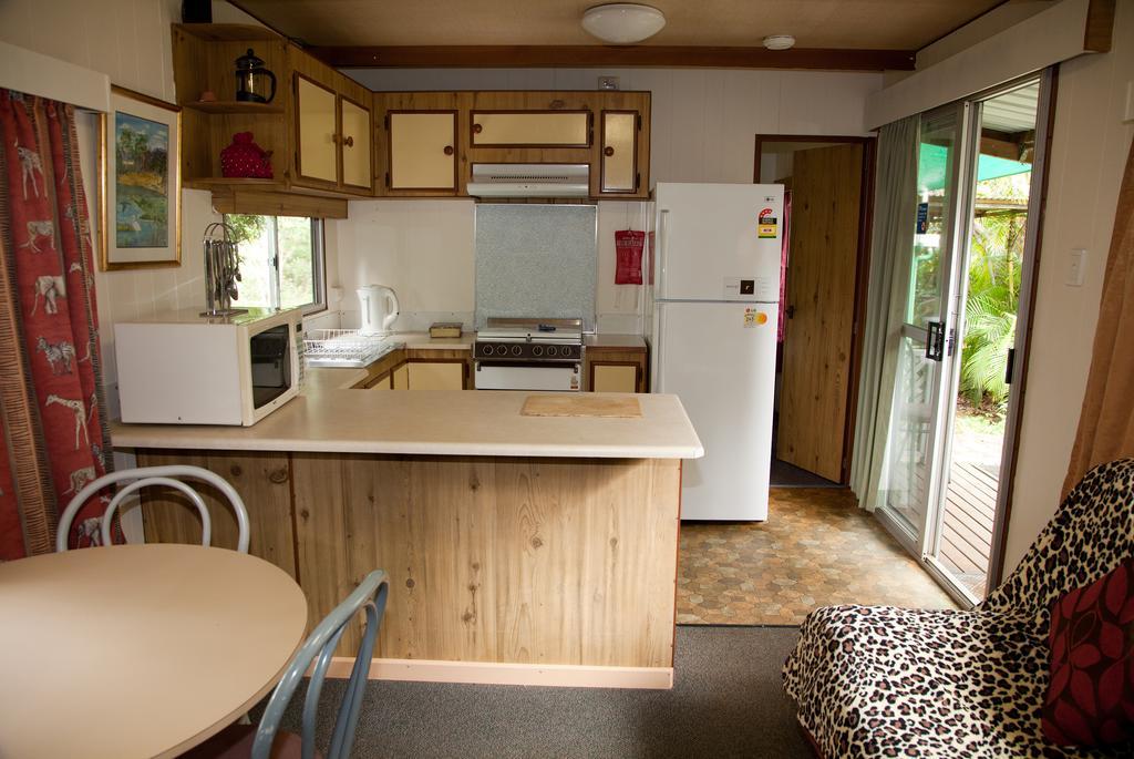 Lake Eacham Tourist Park & Cabins Δωμάτιο φωτογραφία